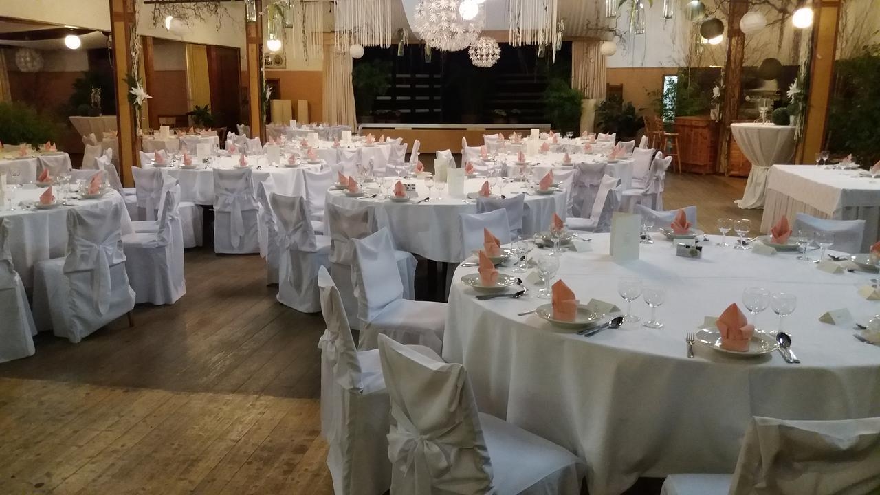 Landgasthof Schoenecke Wahrenholz Esterno foto